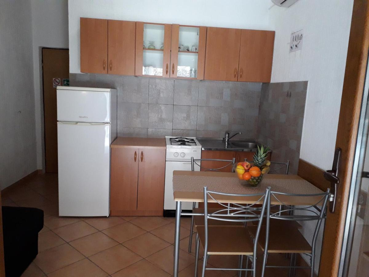 Delfin Apartments Sveti Juraj Ngoại thất bức ảnh